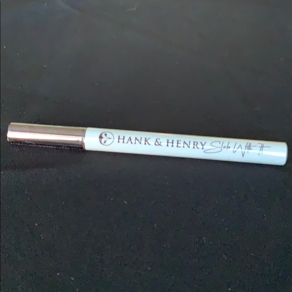 Hank & Henry Long Wear Liquid Eyeliner brand new